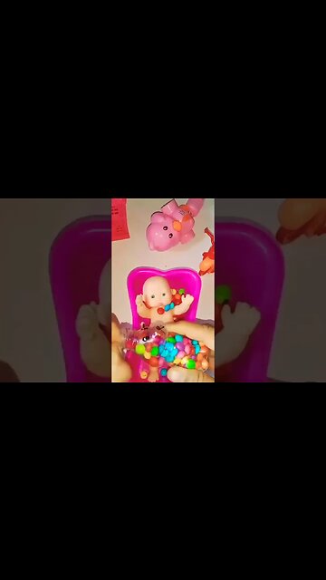 satisfying videos / mixing candy in magic bathtubs m&M's Skittles and other yummy candy ASMR