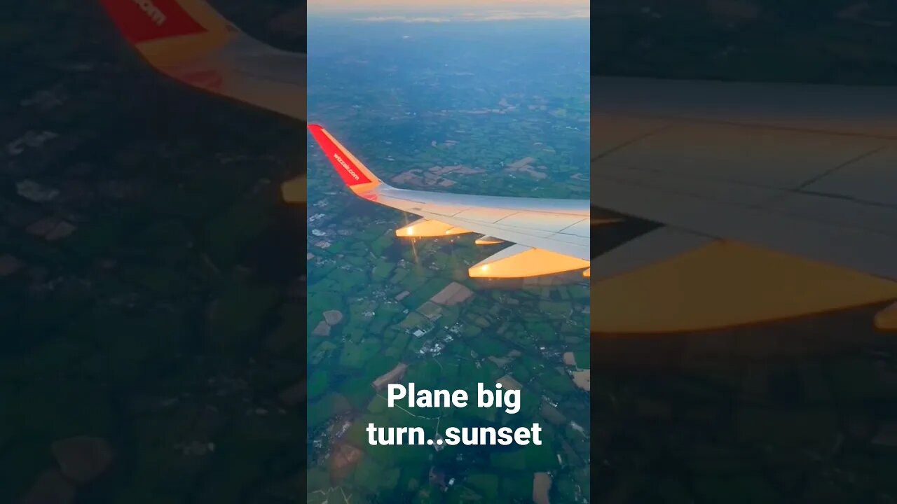 plane big turn ..sunset #shorts #travel #views #sunset #plane #flying #omg #youtubeshorts #scary