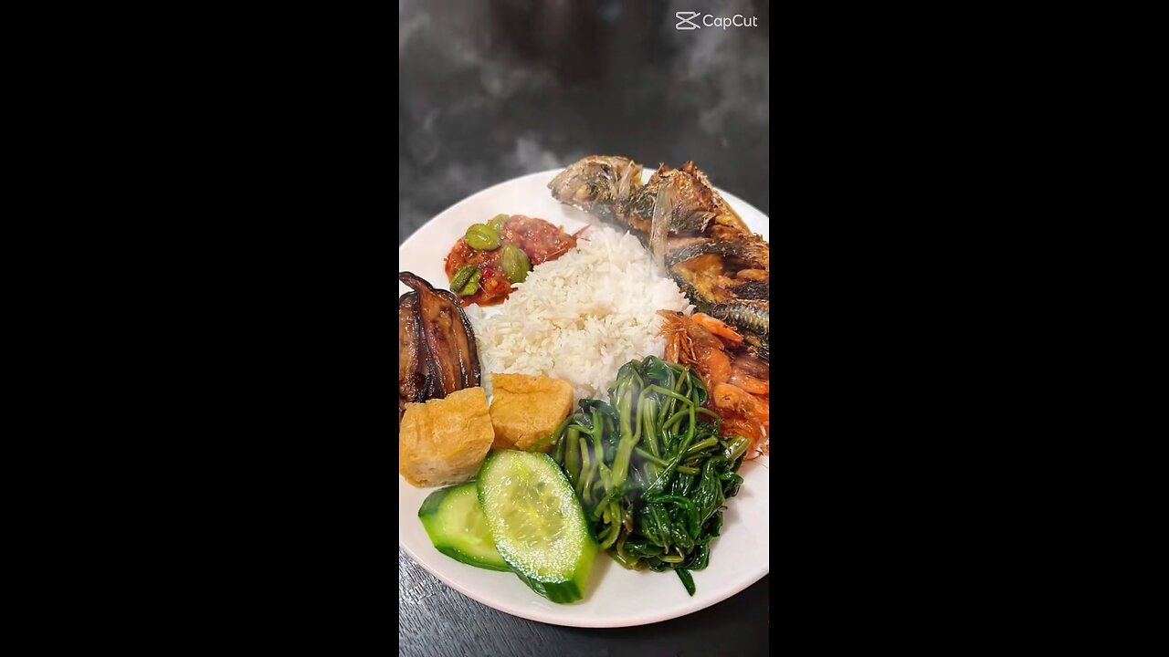 Rice and chicken dishes are the best ghazain, full of flavor and accompanied by a salad