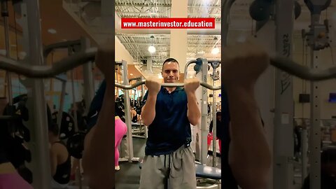 How I got my arms bigger and make money online daily? MASTER INVESTOR #cashflow #investing #shorts