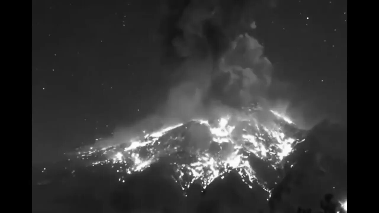 Eruptions Recorded at Mexico's Popocatepetl Volcano #shorts 👍 and Subscribe