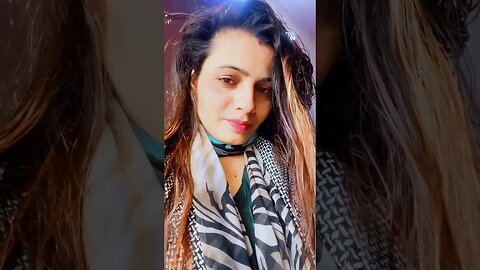 tumhe koi ar dekhe #meenurajasthanki #trendingshorts #bollywoodsongs #comedyvideo