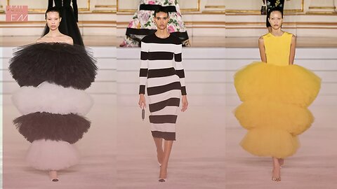 Carolina Herrera Fall Winter 2023 Runway | YOUR PERSONAL STYLE DESTINATION