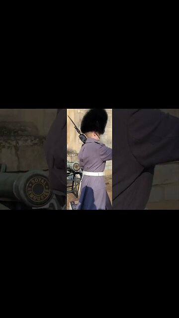 The kings guard foot shuffle #toweroflondon