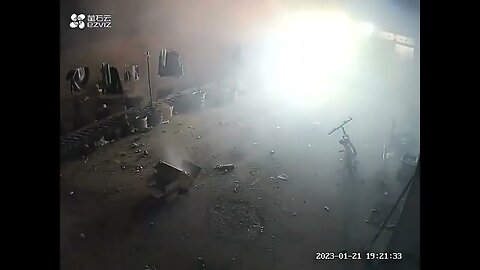 Backyard Fireworks Gone Wrong #fireworkshorts #wtf Like 👍 and Subscribe
