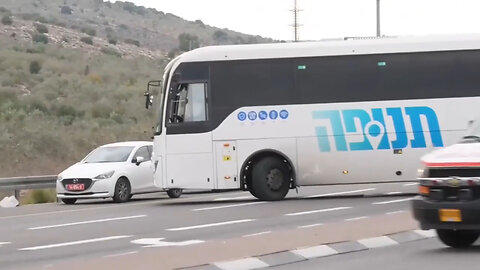 Israeli Bus Attacked In West Bank, Leaving 8 Injured