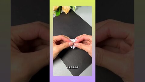 membuat kupu kupu fari kertas origami