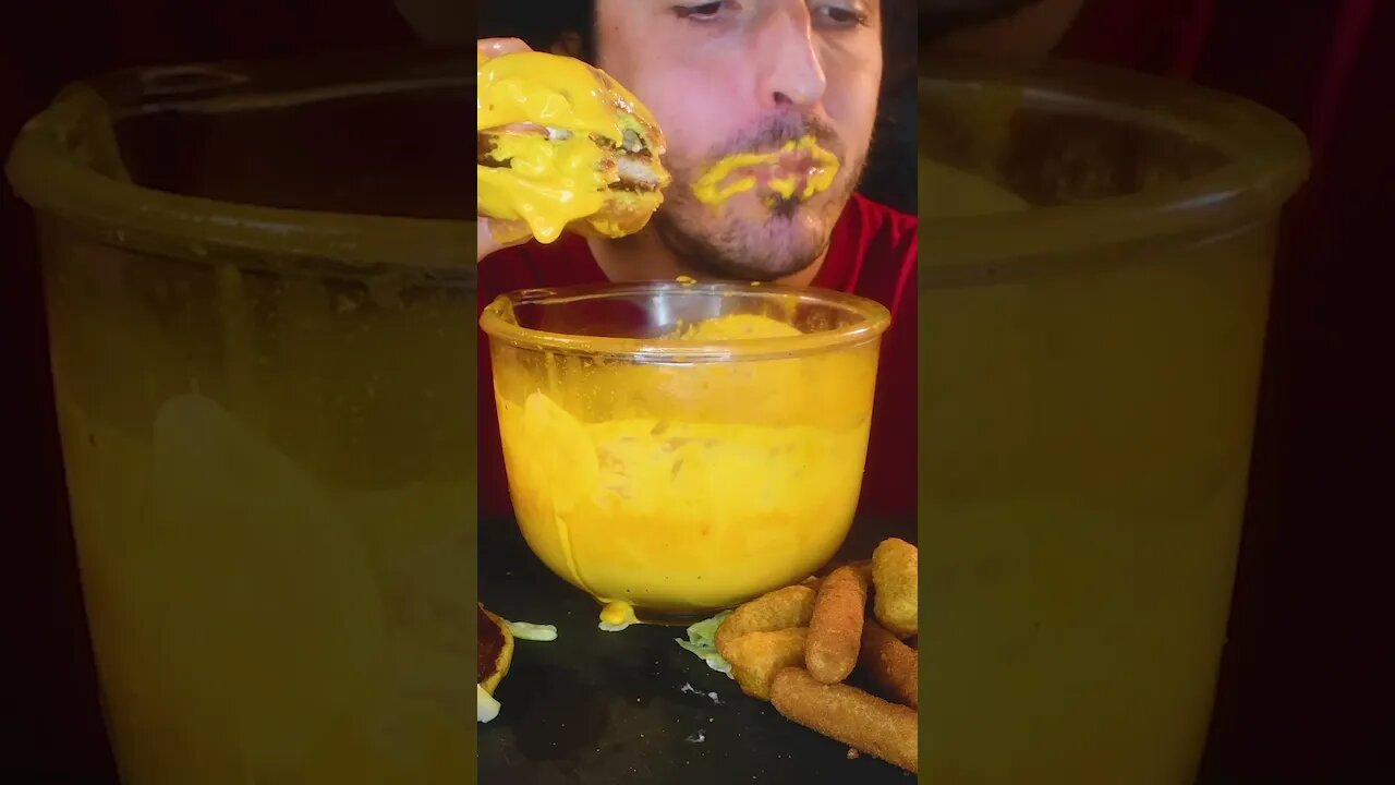 Gourmet Chef CHUGS to make CHEESY Burger King Taste Good !