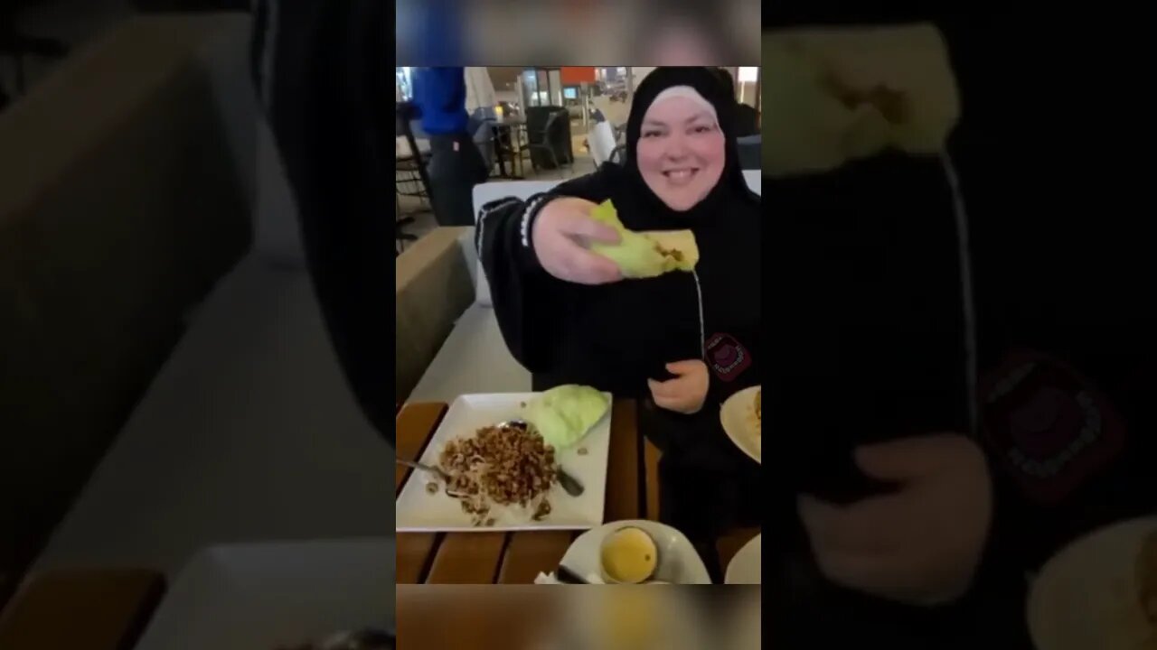 Foodie Beauty Will Offer Her Abaya Sleeves Also Some Lettuce Wrap