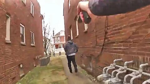 Columbus Police Officer Shoots Armed Man Running Away From a Traffic Stop