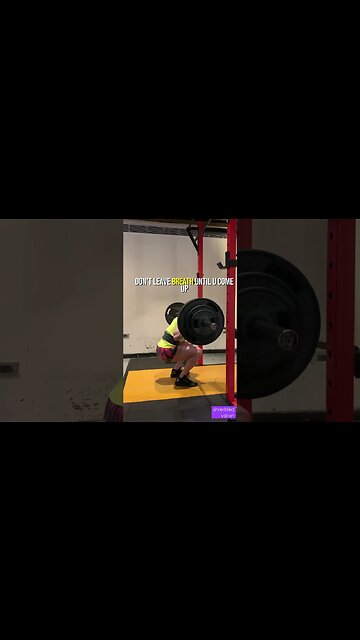 How to perform SQUATS #shorts #youtubeshorts