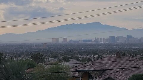 Did you see the hazy Las Vegas skies today? Check this out! 12.03.2024 #lasvegas #weather #follow