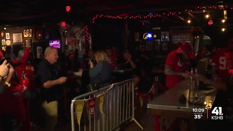 Welcome party held for Chiefs Kingdom at 'Arrowhead West' bar in Scottsdale