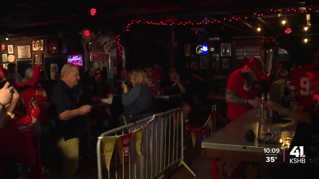 Welcome party held for Chiefs Kingdom at 'Arrowhead West' bar in Scottsdale