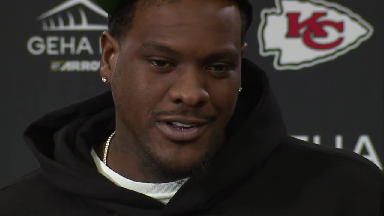 WARNING: Frank Clark no blur