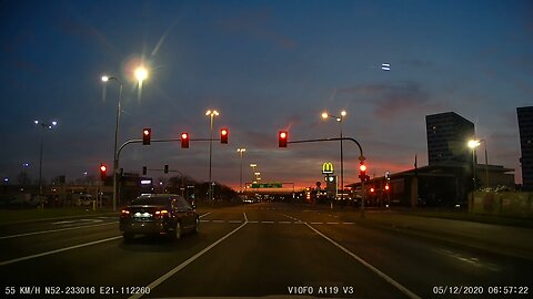 Wjazd na skrzyżowanie na czerwonym świetle