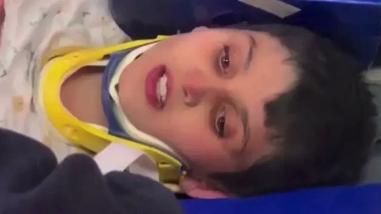 انقاذ طفل من زلزال تركيا بعد 155 ساعة ففاجأهم بطلب ولا أغرب?