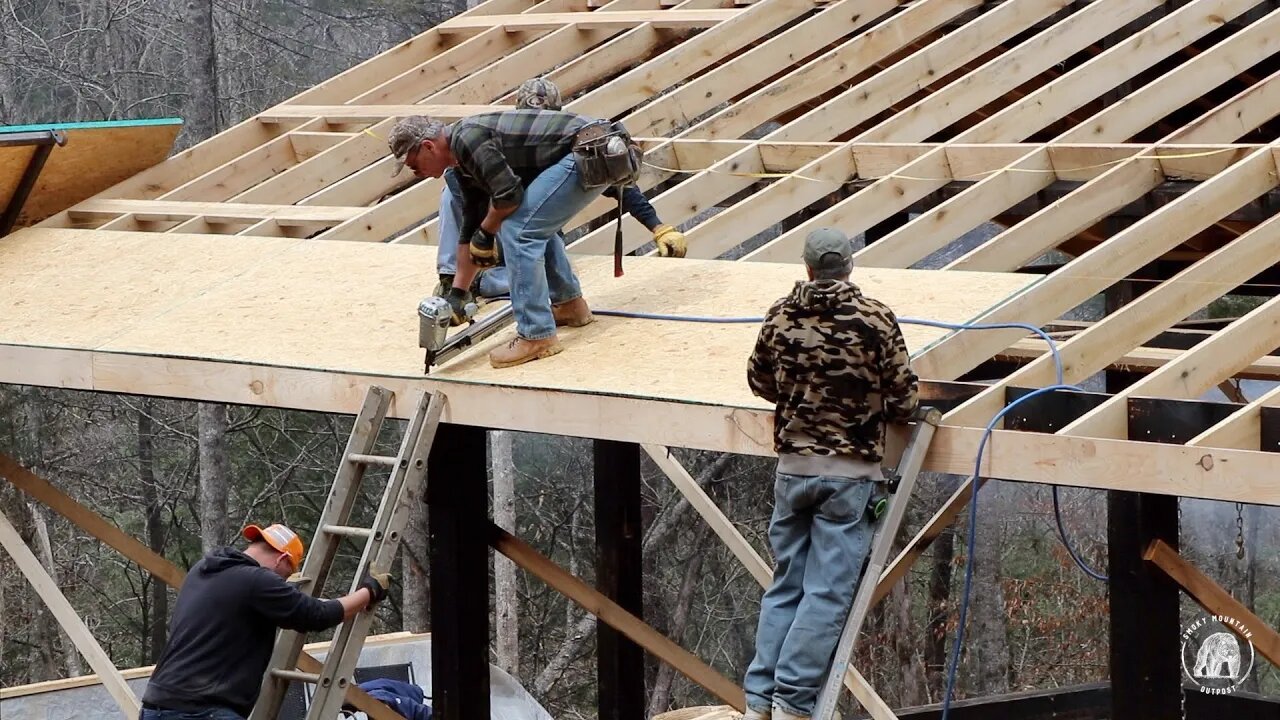 S2 EP33 | WOODWORK | TIMBER FRAME BASICS | INSTALLING THE OSB AND FELT FOR THE CABIN ROOF