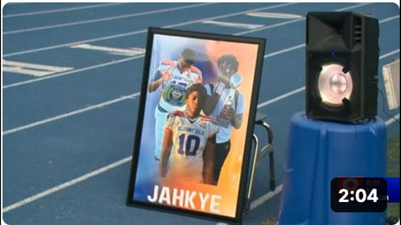 14-year-old Pop Warner football player dies after collapsing during practice