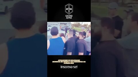 APOIADORES DE BOLSONARO SE REÚNEM EM FRENTE A SUA RESIDÊNCIA NA FLÓRIDA #shorts #viral #bolsonaro