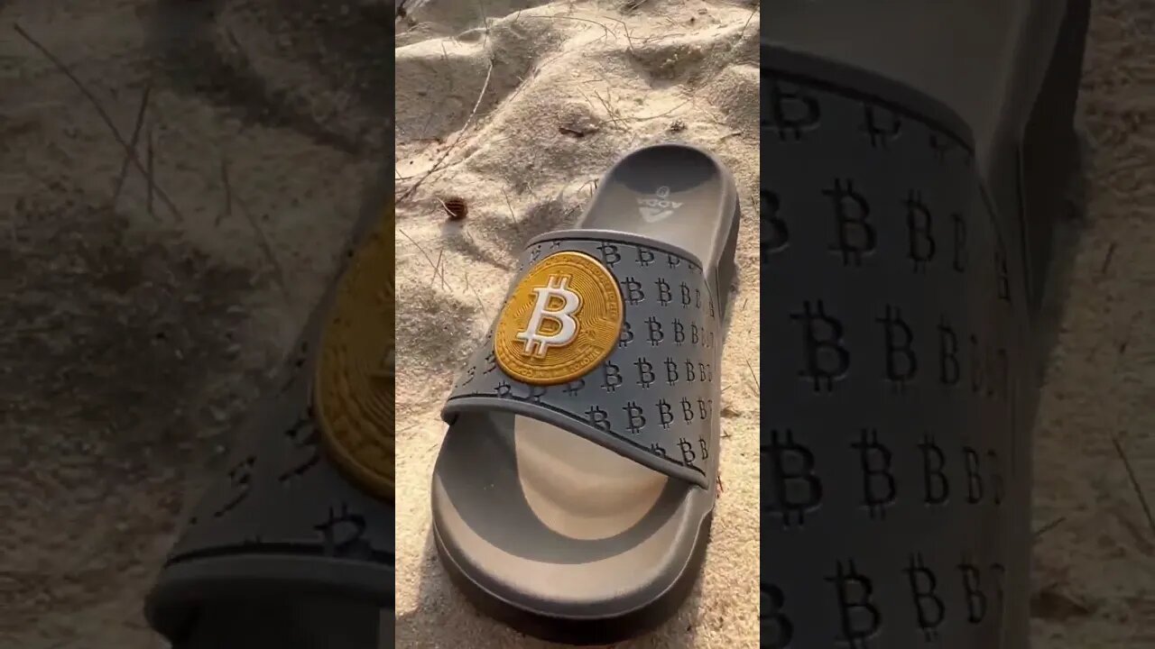 How to spot a bitcoin member on the beach? #bitcoin #lifestyle #mindset