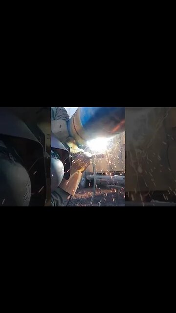 PIPELINE WELDING!!! - DOWNHAND PIPE WELD TO THE BOTTOM! - #shorts