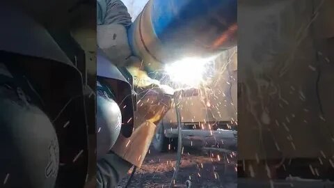 PIPELINE WELDING!!! - DOWNHAND PIPE WELD TO THE BOTTOM! - #shorts