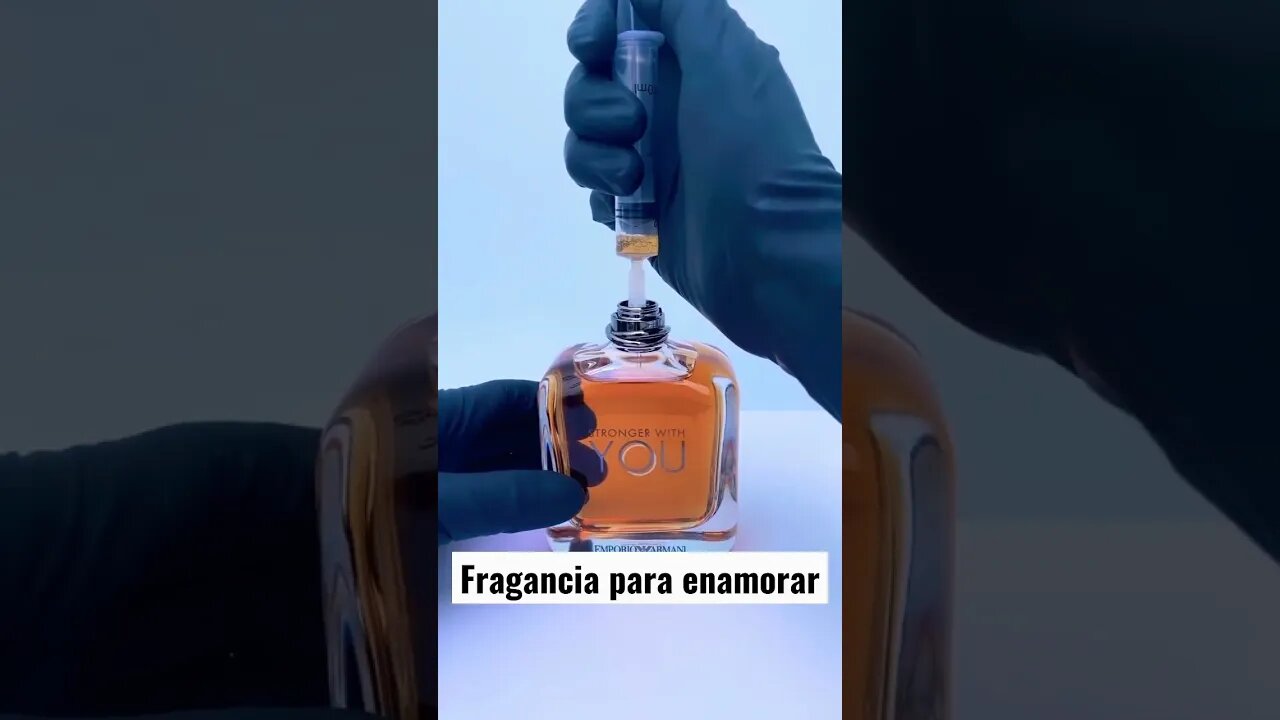 Una fragancia potente para enamorar a las mujeres - EMPORIO DE ARMANI STRONGER WITH YOU