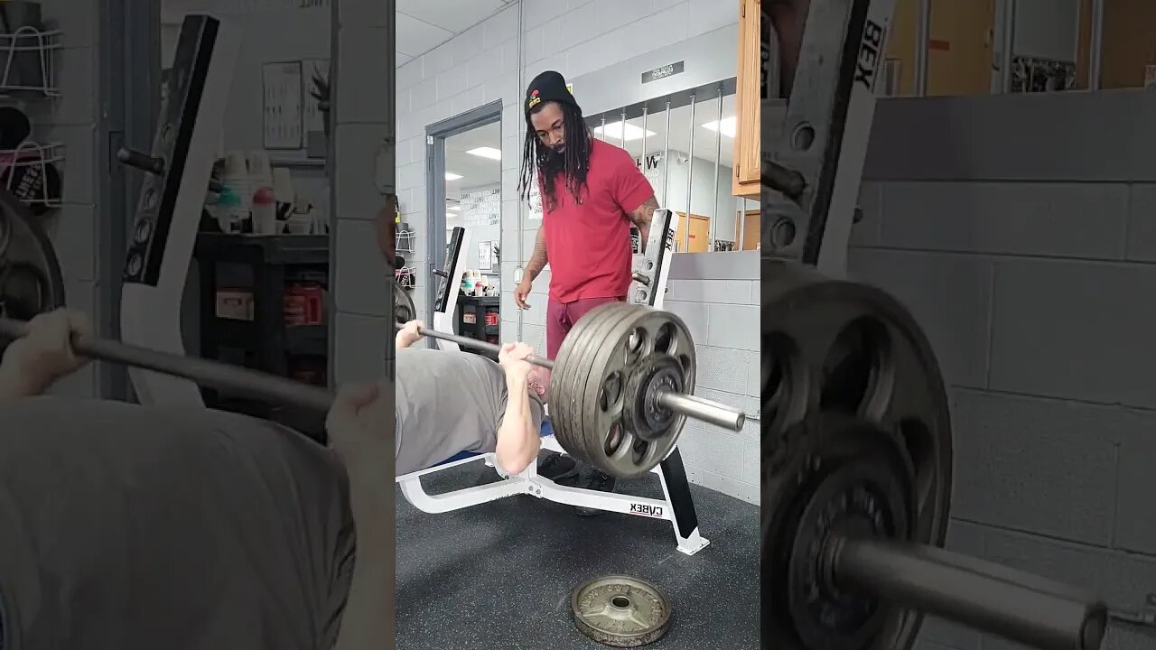 430lbs Raw Bench, Crazy 🤪 old man