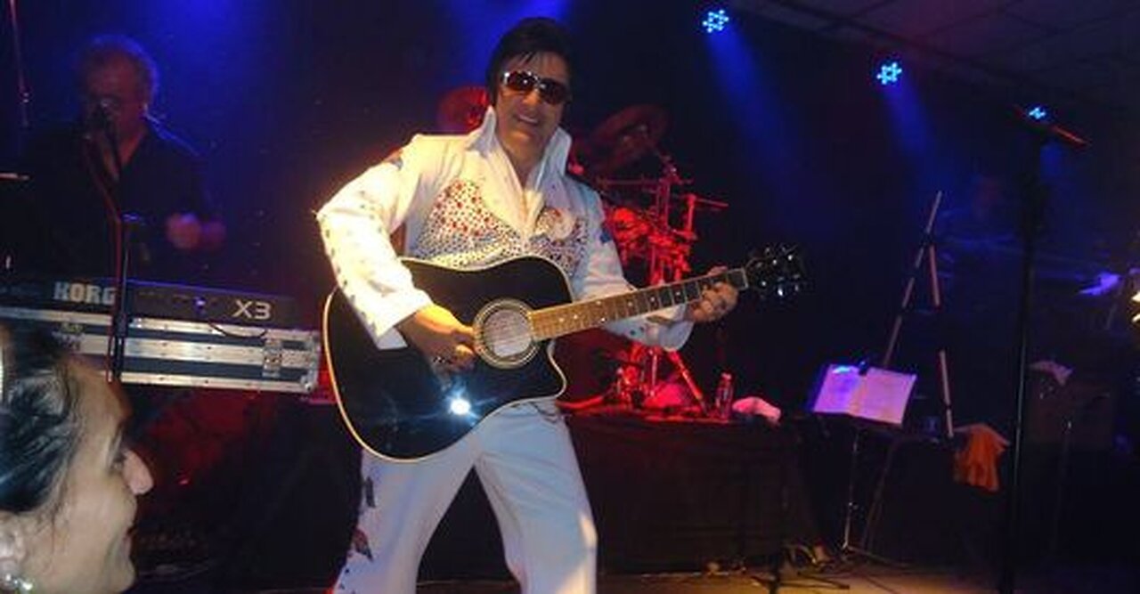 ELVIS NAO MORREU , FALEI COM ELE ONTEM