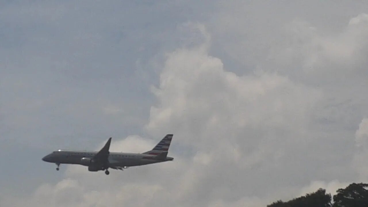 Embraer 175 N515SY before to land in Manaus for refuel