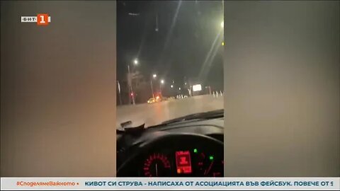 Млад шофьор помете три таксита на столичния бул Черни връх , има ранени