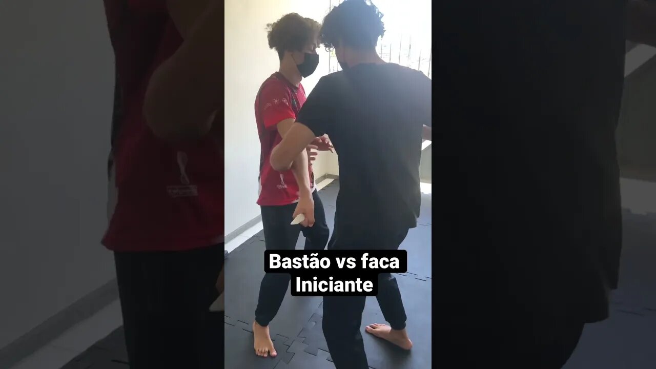 Bastão vs faca (iniciante)