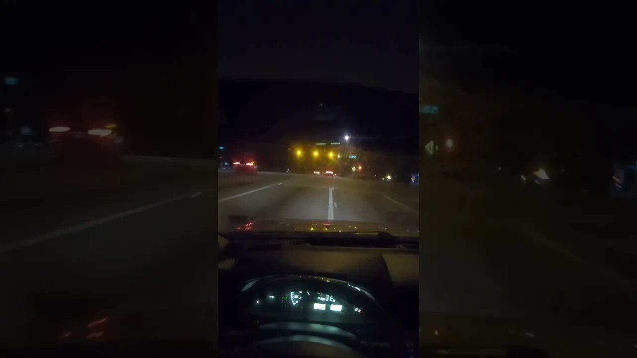 Flying over a bump under a stale yellow light and getting a wind headache 😶‍🌫️🤯🚦🟡