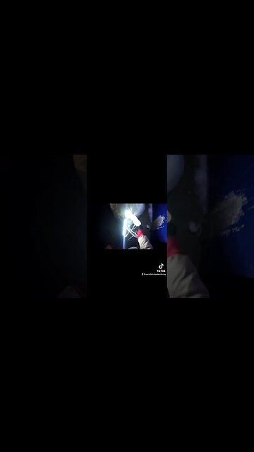 DUMPSTER DIVING AT BATH AND BODY WORKS!!!