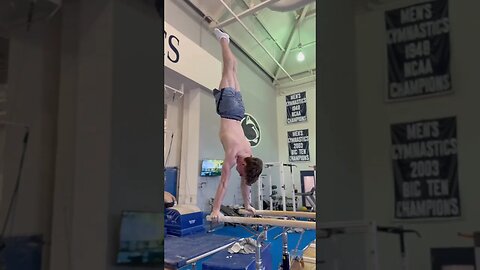 D1 Gymnast Tries Calisthenics #calisthenics #gymnast #olympics #gym #sports #fitness #bodyweight