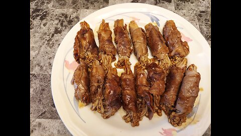 Enoki mushroom and beef rolls 金菇肥牛卷