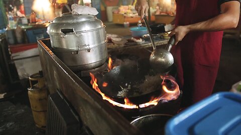 Enjoy cooking in iron pots. Some important information about cooking