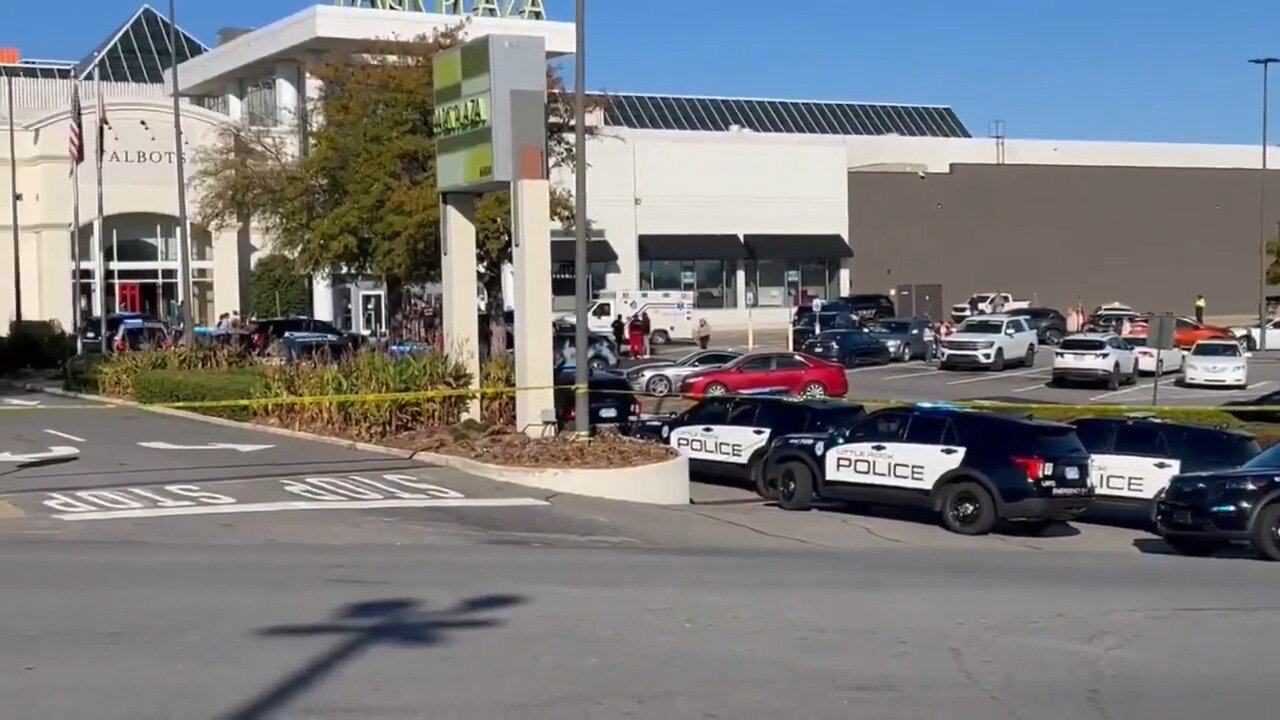 Arkansas Police Investigate Black Friday Mall Shooting