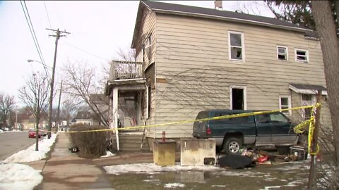 Man killed in hoarder fire, debris up to waist