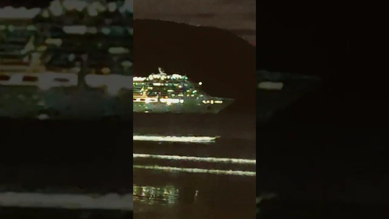 navio grandão de cruzeiro