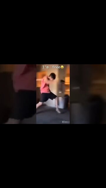 FREE TO REE!!! 😂🤣🤔 #funny #youtubeshorts