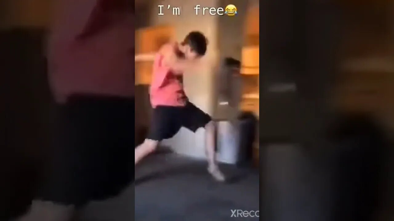 FREE TO REE!!! 😂🤣🤔 #funny #youtubeshorts