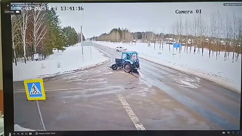 Driver tries to overtake at the wrong spot #shorts Like 👍 and Subscribe