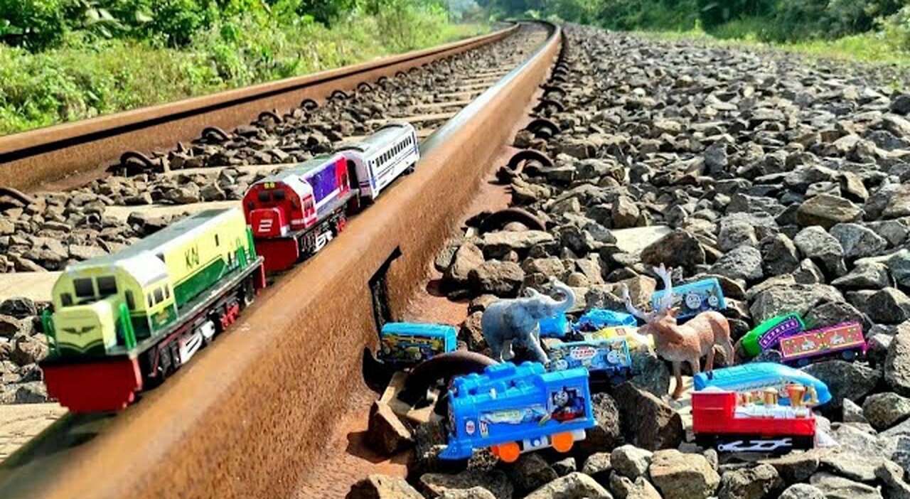 Drama Train Derailed and Found CC201 Vintage, Perumka, Mini Express, Thomas Steam, Thomas Express