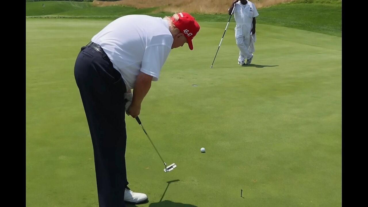 Trump Scores Beautiful Birdie On Par 4 To Finish 18 Holes -22