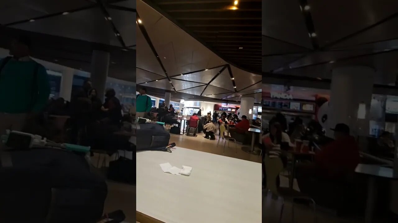 LAX 국제선 체크인 후 패스트푸드코너