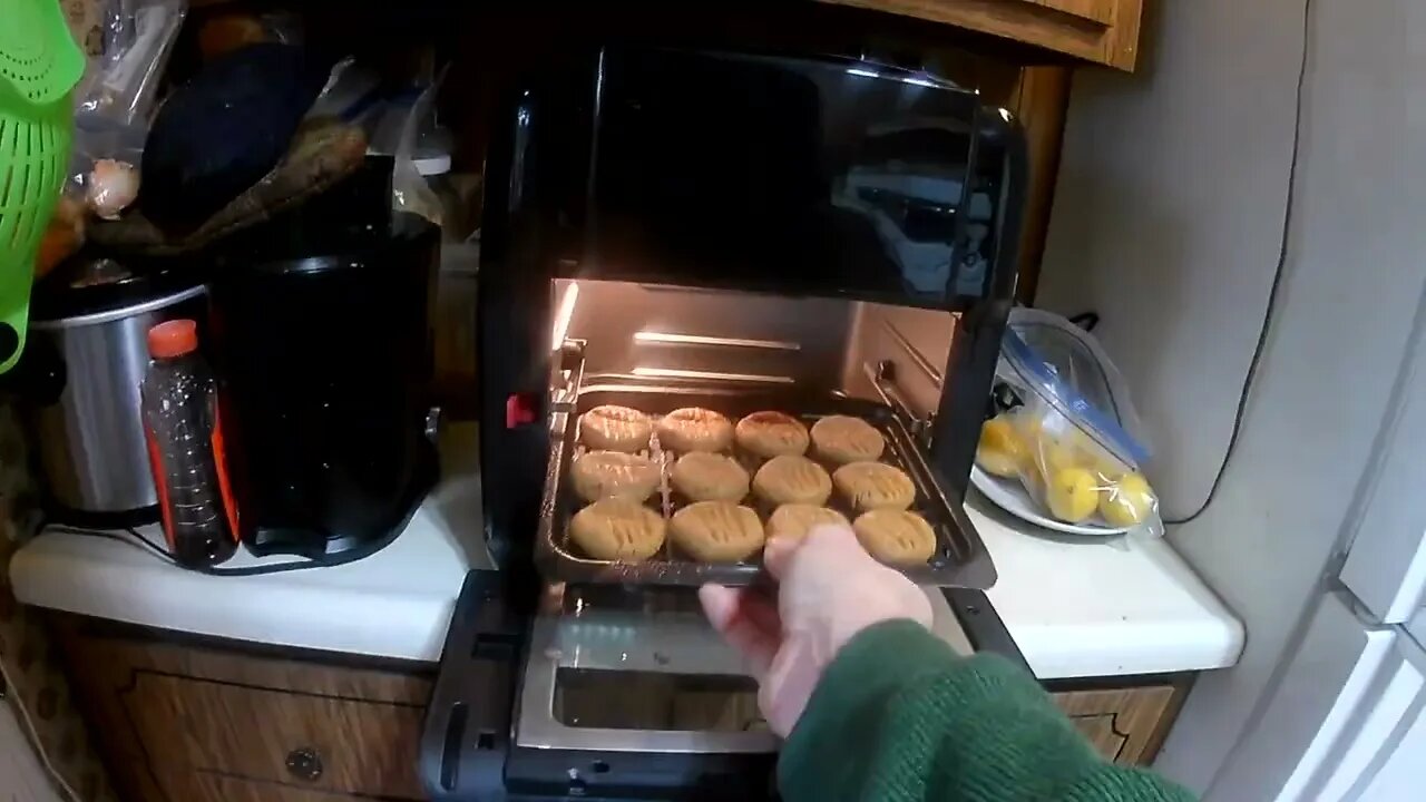 homemade cookies in the Insignia 10 quart air fryer