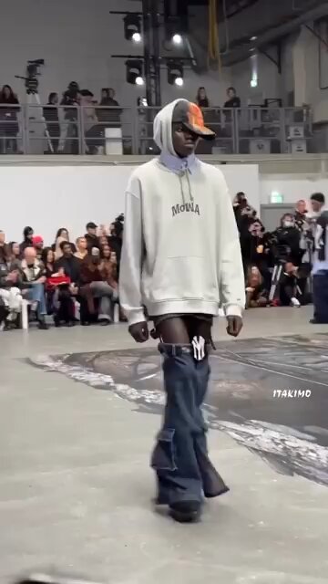 Saggy pants fashion show