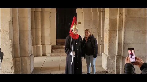 How do you tell a tourist your too close with out saying your your close #horseguardsparade